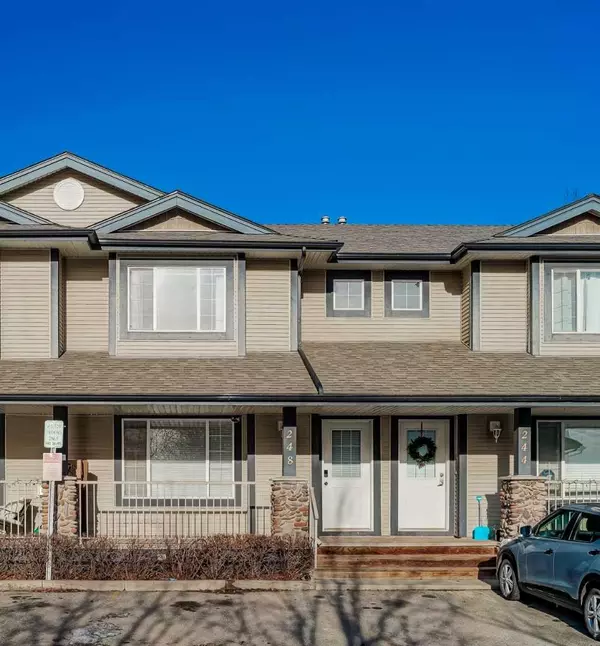 248 Stonemere PL, Chestermere, AB T1X 1N2