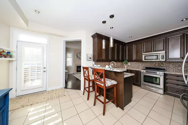 Vaughan, ON L6A 0V6,21 Robert Green CRES