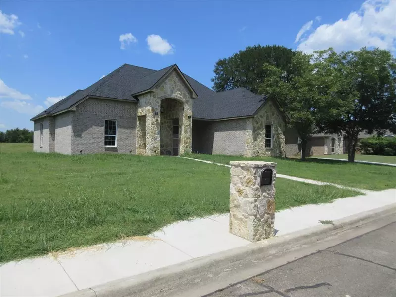 1007 Legend Avenue, Bonham, TX 75418