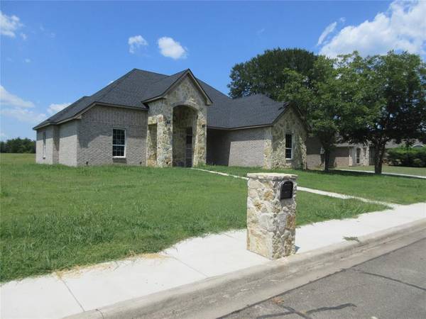 1007 Legend Avenue, Bonham, TX 75418