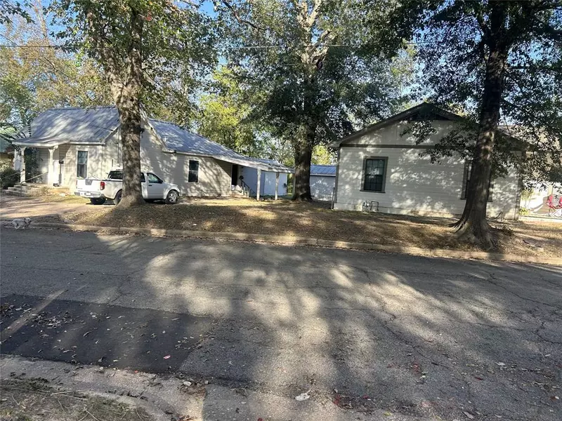 120 Goodman Avenue, Sulphur Springs, TX 75482