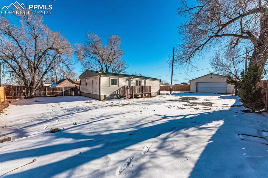 1604 E River ST, Pueblo, CO 81004