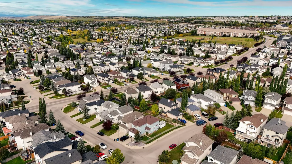 Calgary, AB T3L2G1,24 Tuscarora PL Northwest