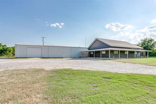 3212 E Walnut Street, Tecumseh, OK 74873