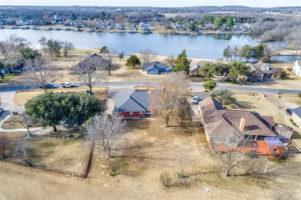 Lake Kiowa, TX 76240,212 Kiowa Drive N