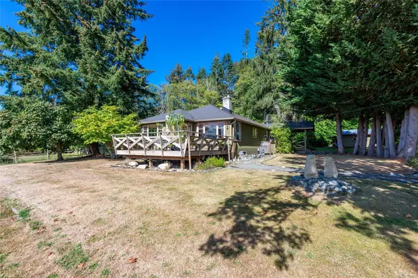 5248 Island Hwy N, Courtenay, BC V9J 1S7