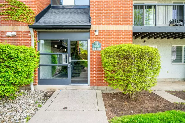 Oakville, ON L6M 2V7,1450 Glen Abbey Gate #1013