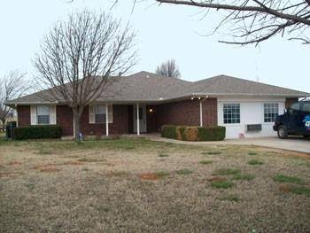 811 N Mustang Road, Tuttle, OK 73089