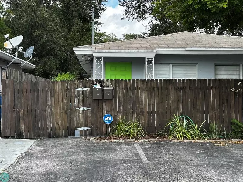 1077 NE 32nd St  #rear, Oakland Park, FL 33334