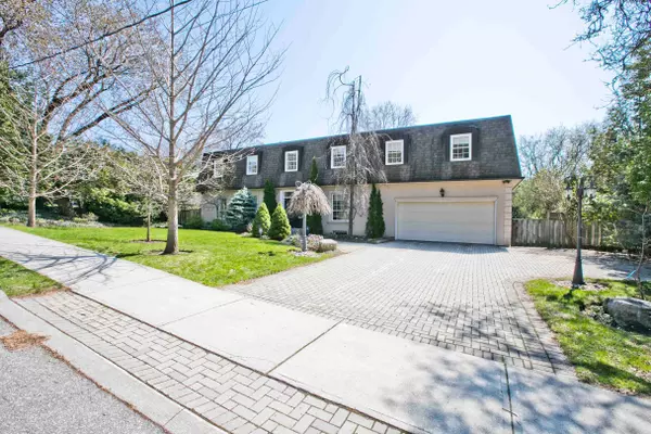 9 Shady Oaks CRES, Toronto C12, ON M3C 2L4