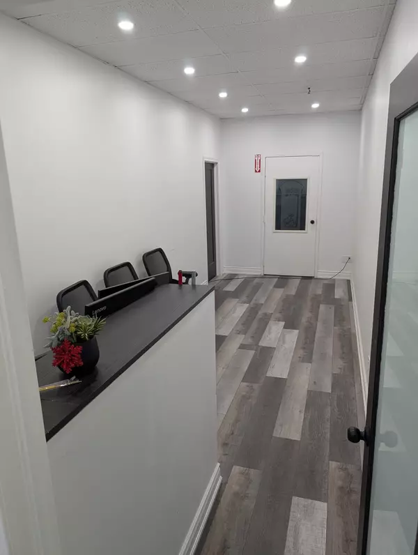 Mississauga, ON L5S 1J9,2470 Lucknow DR #14