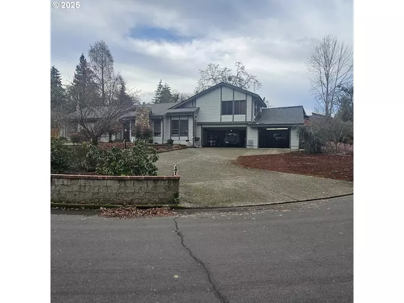 489 THORA CIRCLE DR, Winchester, OR 97495