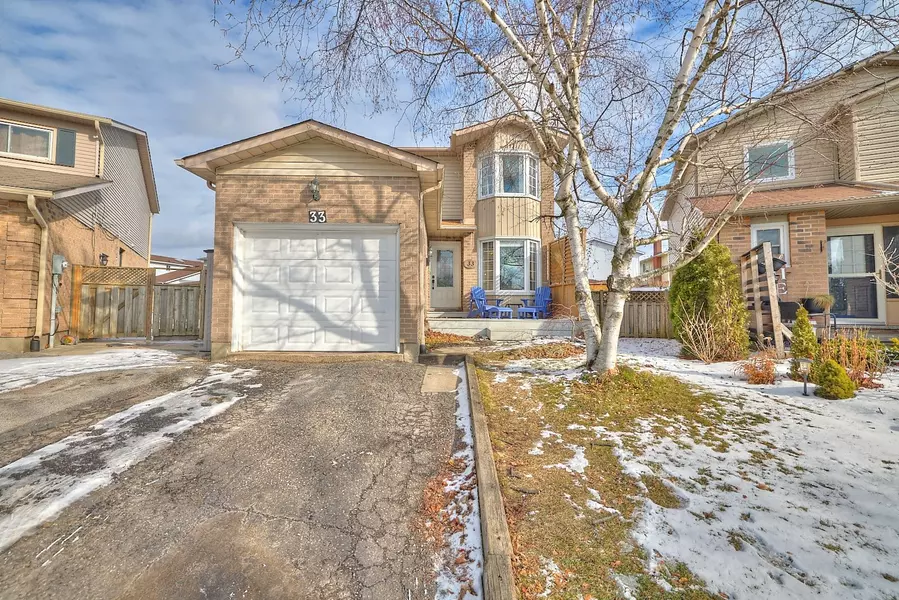 33 Naples CT, Thorold, ON L2V 4S7