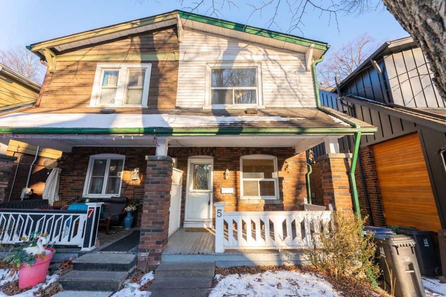 5 Billings AVE, Toronto E01, ON M4L 2S1