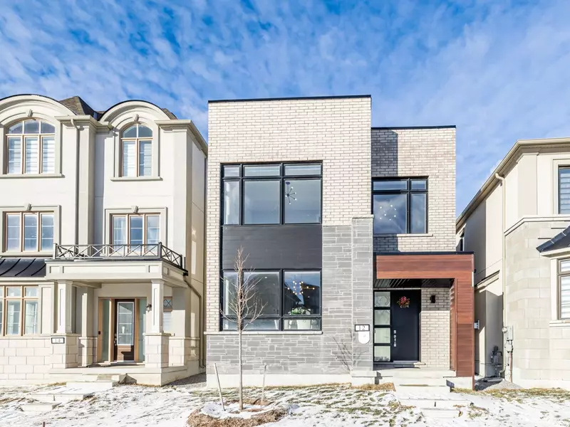 12 York Downs BLVD, Markham, ON L6C 3J7