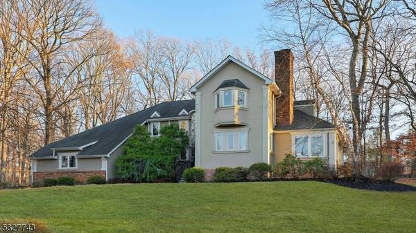 80 Glen Eagle Dr, Watchung Boro, NJ 07069