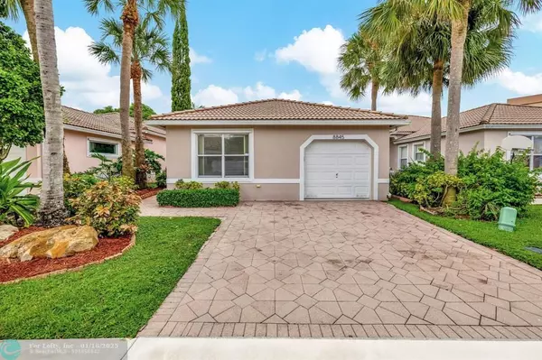 8845 NW 39th Pl, Coral Springs, FL 33065