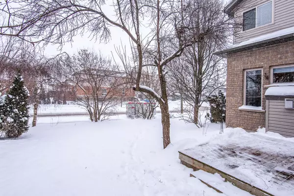 Waterloo, ON N3B 3P3,50 Oakcliffe ST