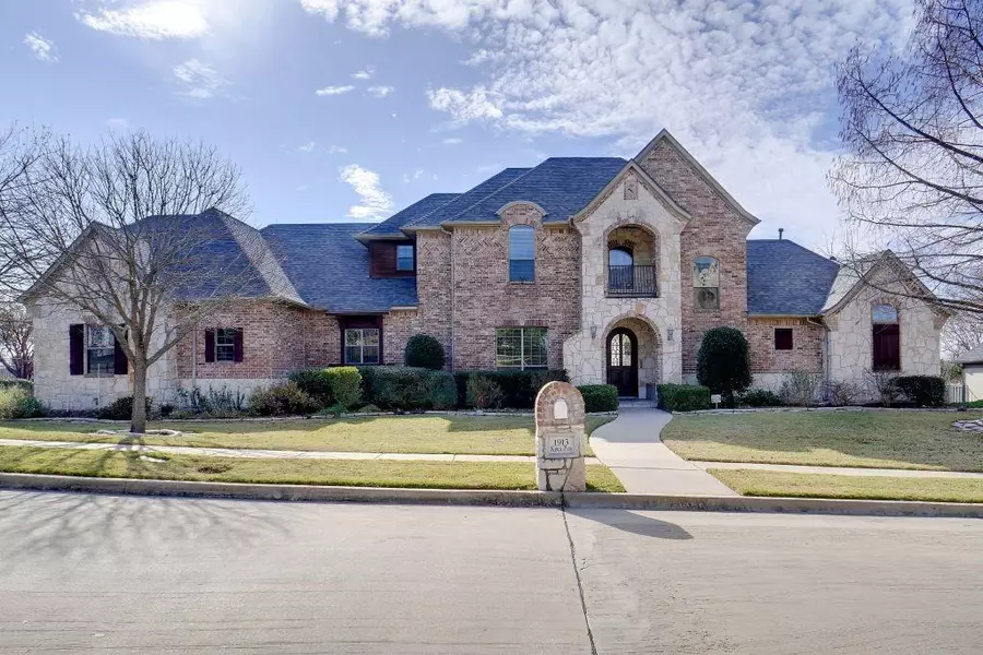 1913 Kings Pass, Heath, TX 75032