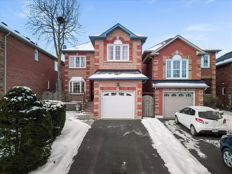 4 Burdge CT, Whitby, ON L1N 9L1