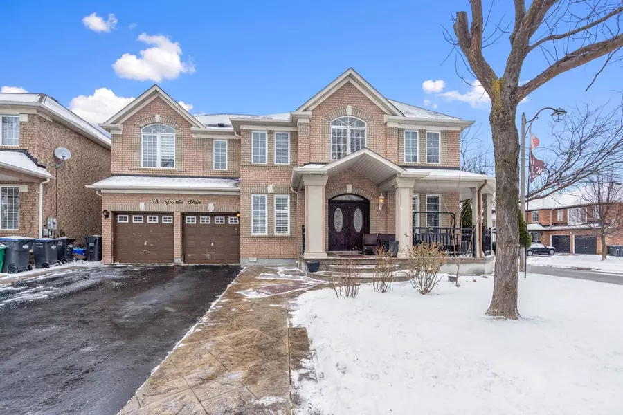 38 Sparta DR, Brampton, ON L6P 1H8