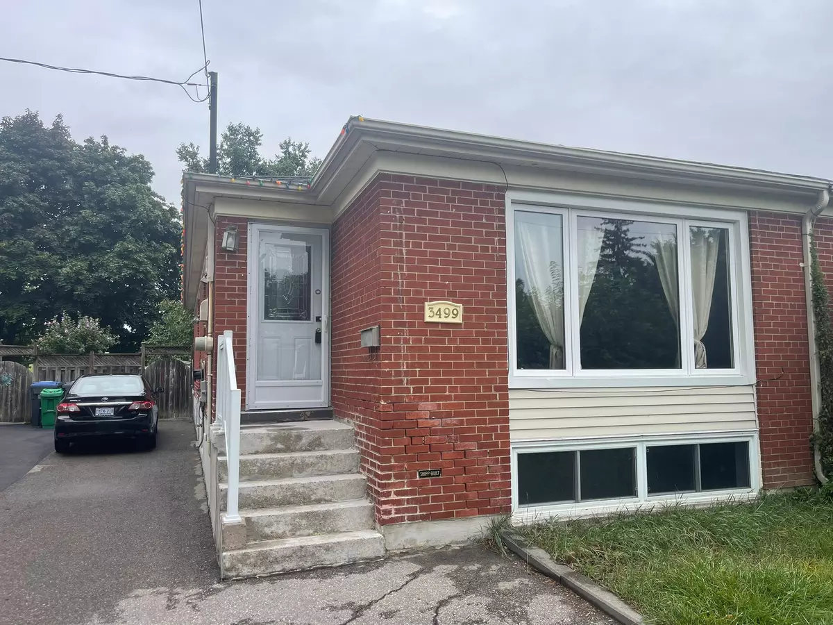 Mississauga, ON L5C 2E6,3499 Ashcroft CRES E #Upper