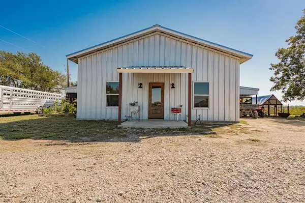 Wolfe City, TX 75496,845 County Road 1022