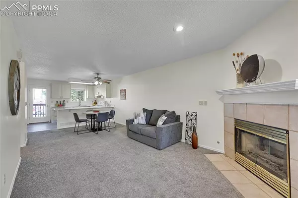 Colorado Springs, CO 80919,6737 Overland DR