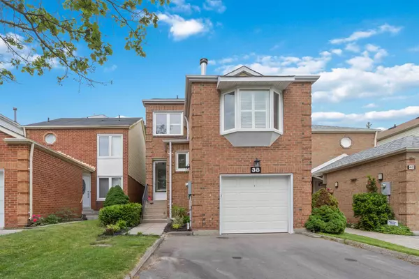 38 Lansbury CT, Vaughan, ON L4J 5J9