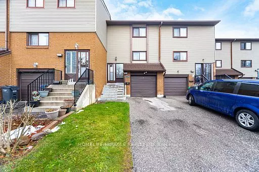 4 Carleton PL, Peel, ON L6T 3Z4