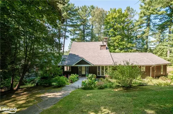 Lake Of Bays, ON P0B 1A0,1045 KINGS RD