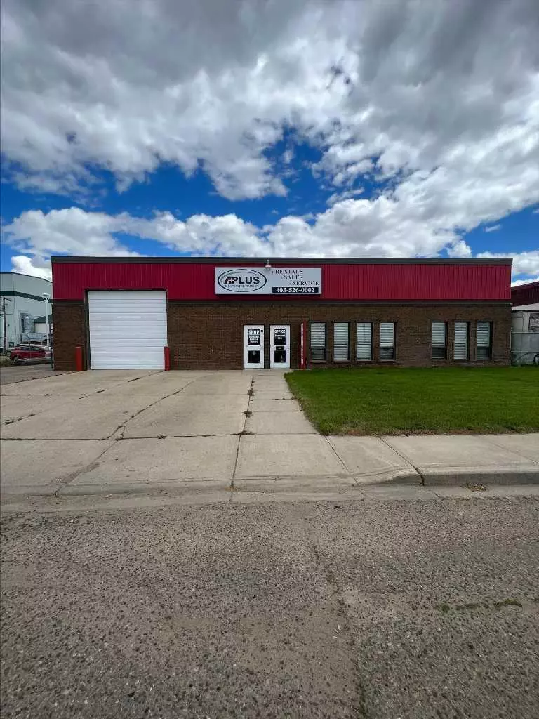 Medicine Hat, AB T1A 8G2,2431 10 AVE SW