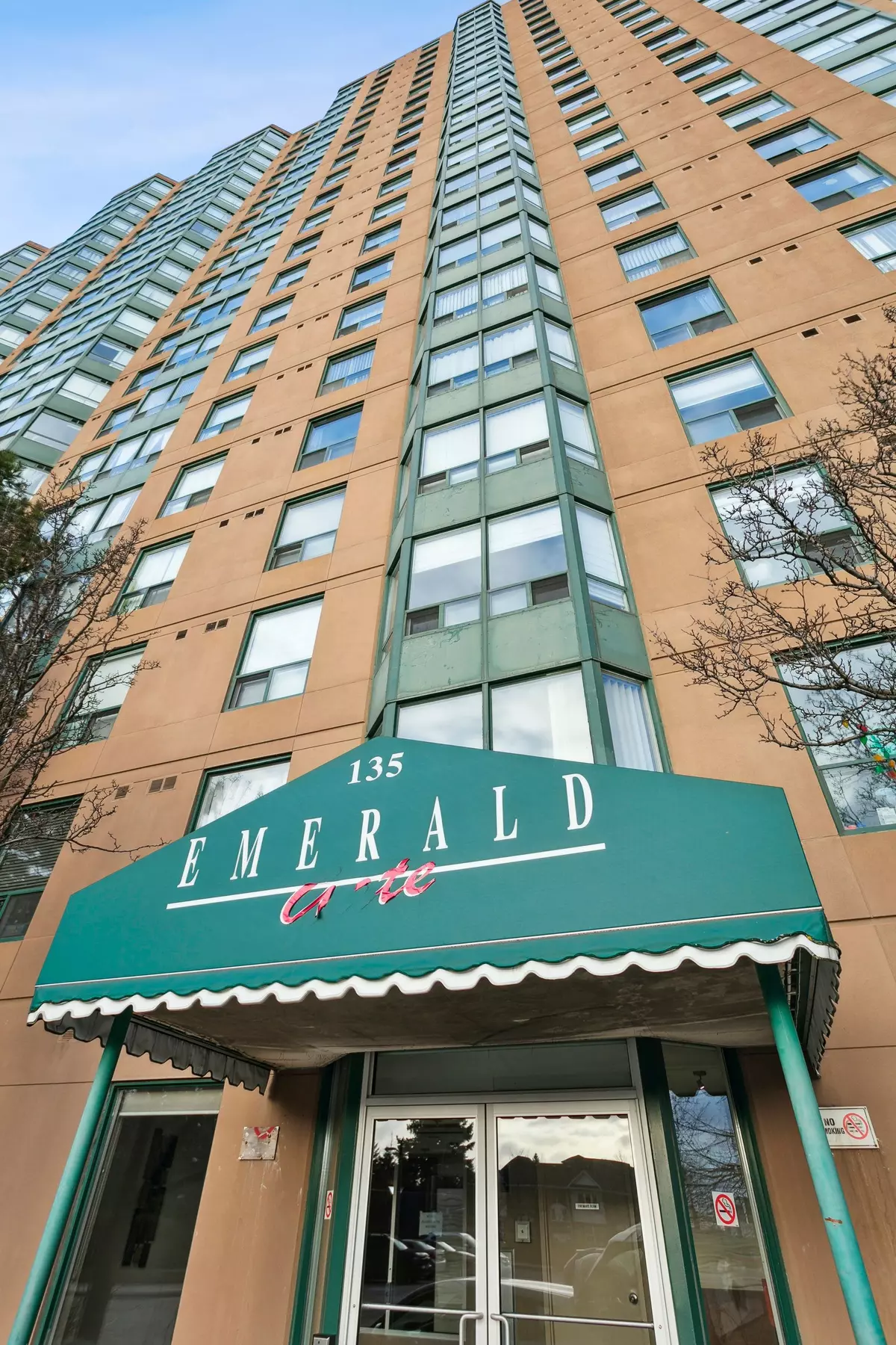 Mississauga, ON L5B 4B1,135 Hillcrest AVE #1115