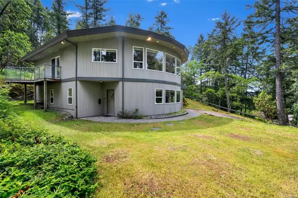 Saanich, BC V9E 2G1,316 Matterhorn Dr