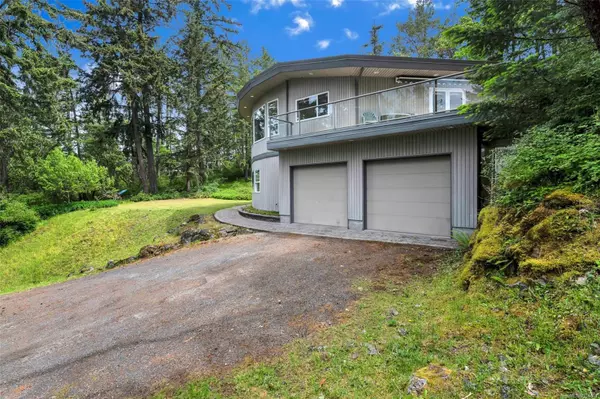 Saanich, BC V9E 2G1,316 Matterhorn Dr