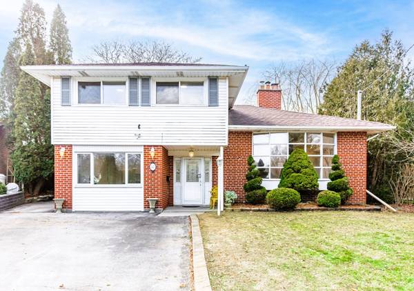 57 Marthclare AVE, Toronto C13, ON M3A 1E1