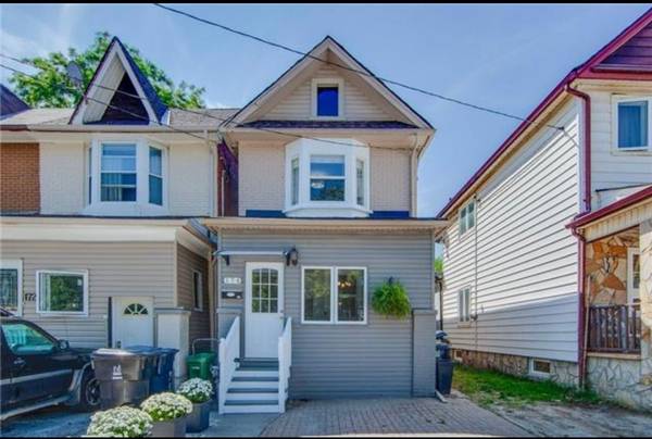 174 Coxwell AVE #Lower, Toronto E01, ON M4L 3B2