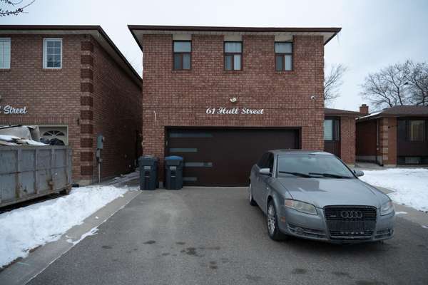 61 Hull ST #Bsmt, Mississauga, ON L4T 1C9