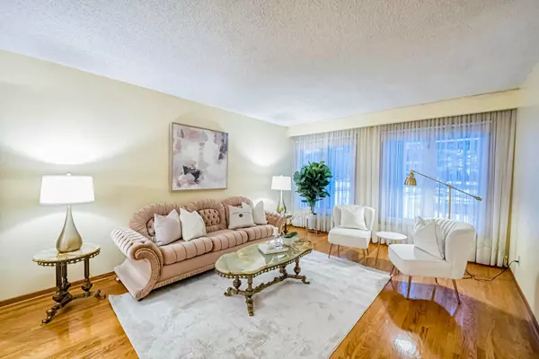 Mississauga, ON L5C 2W8,2317 Nikanna RD