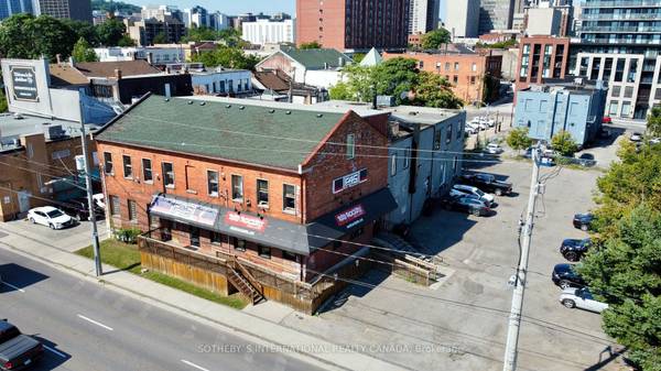 Hamilton, ON L8R 1M7,15 WELLINGTON ST N #104