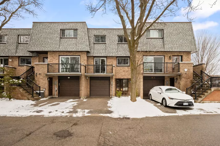 3 Woodglen WAY #49, Markham, ON L3R 3A8