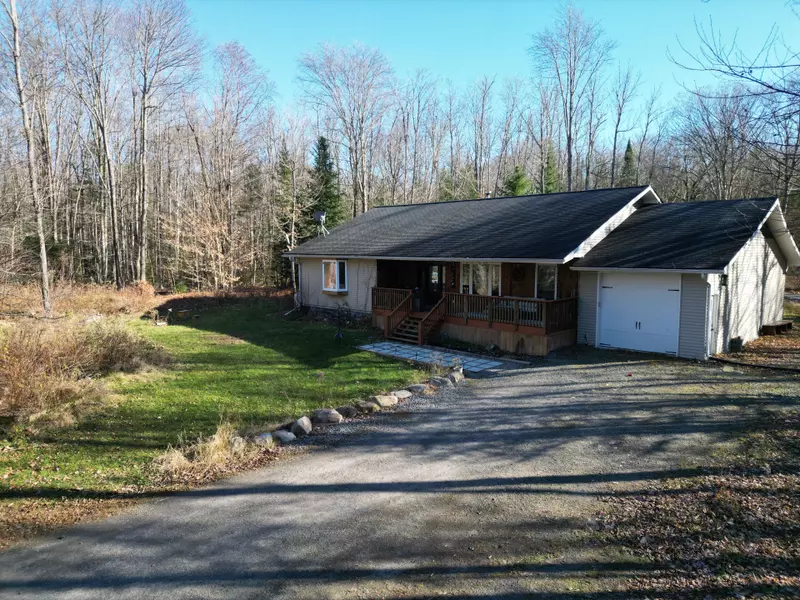 1029 Williamsport RD, Muskoka, ON P1H 2J4