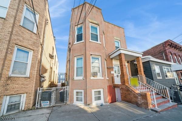 124 W 20th St, Bayonne City, NJ 07002