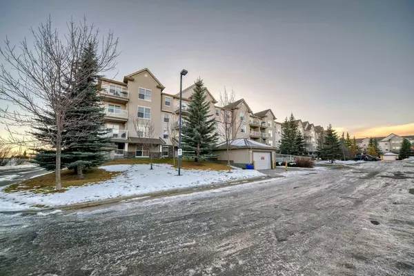 Calgary, AB T2Y 2W3,2000 Applevillage CT SE #405