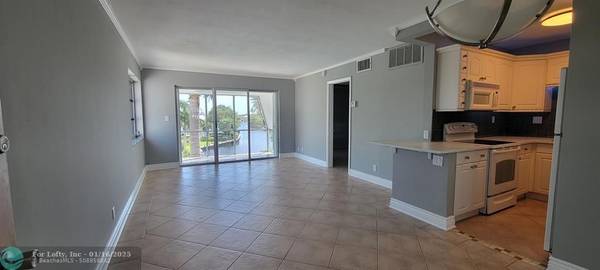 Oakland Park, FL 33334,3000 NE 16th Ave  #402