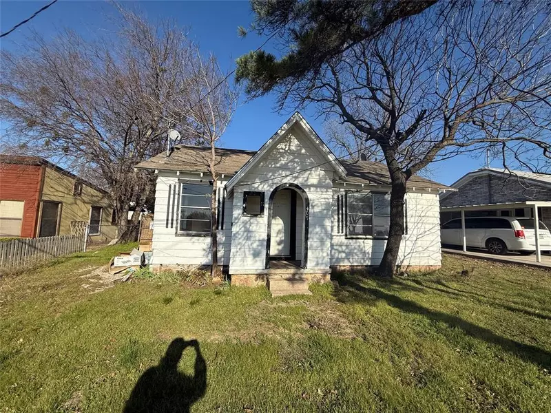 407 Decatur Street, Bowie, TX 76230