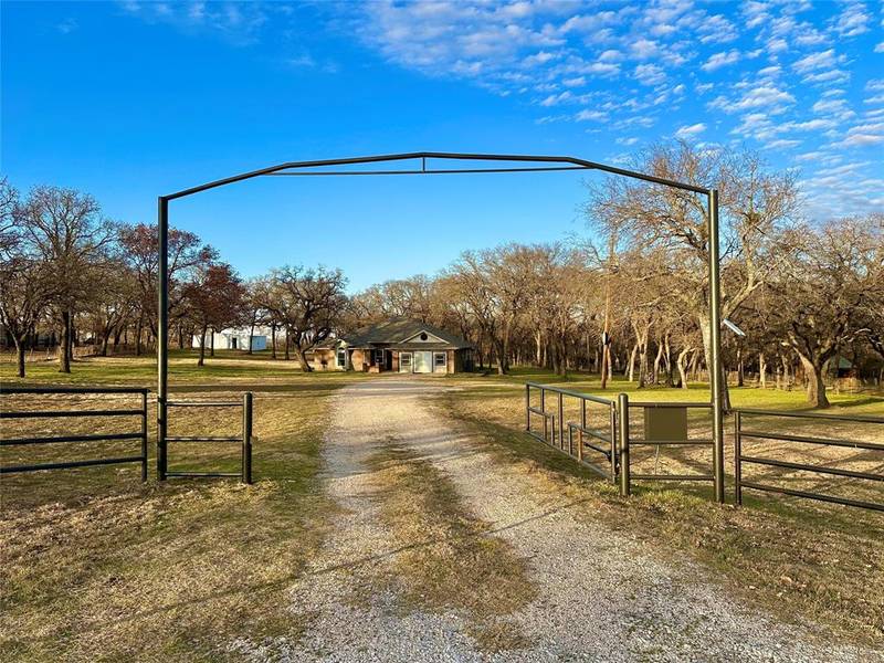 246 County Road 4773, Boyd, TX 76023