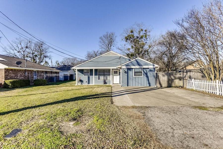 704 S Jackson Street, Kaufman, TX 75142