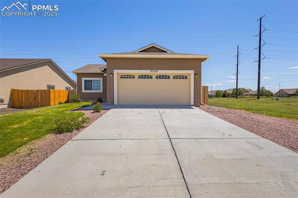 Pueblo, CO 81008,5224 Gannet LN