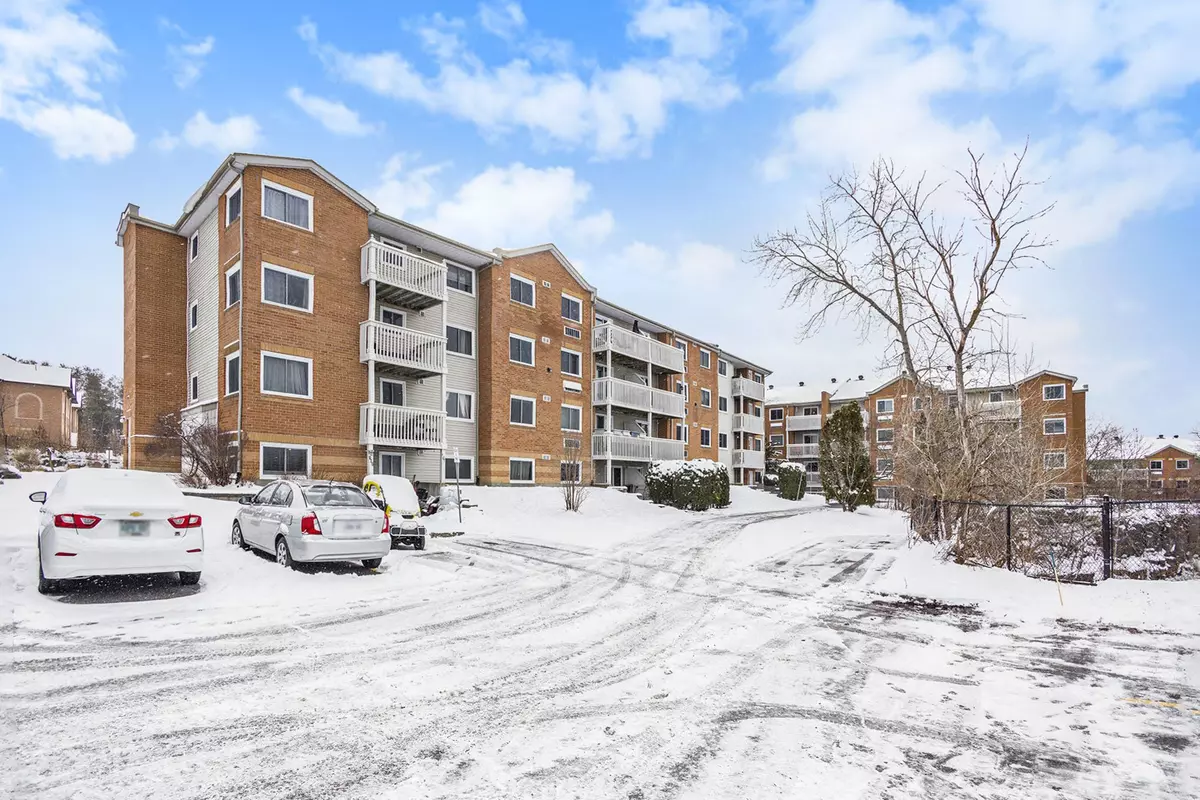 Orleans - Cumberland And Area, ON K1E 3W9,345 Centrum BLVD #308